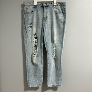 Light wash Aeropostale boyfriend jeans